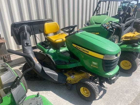 2013 John Deere X300 Equipment Image0