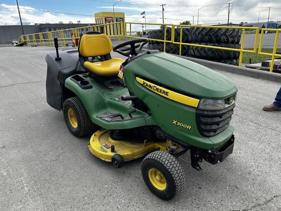 Image of John Deere X300R equipment image 2
