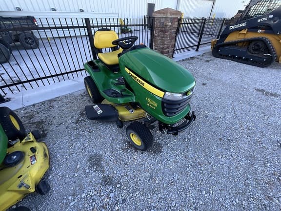 Image of John Deere X304 equipment image 3