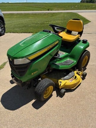 2013 John Deere X320 Equipment Image0