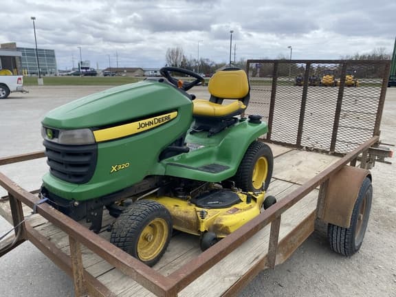 Image of John Deere X320 equipment image 2