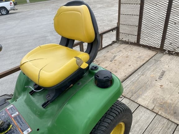 Image of John Deere X320 equipment image 2