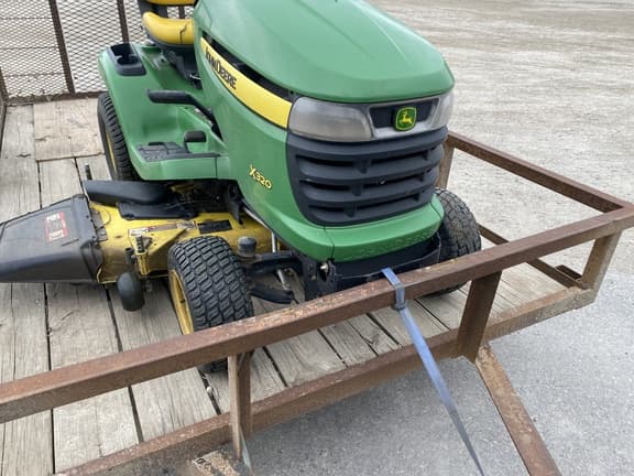 Image of John Deere X320 equipment image 3