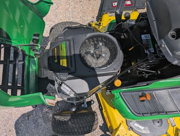 Image of John Deere X534 equipment image 4