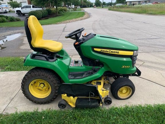 Image of John Deere X540 equipment image 4