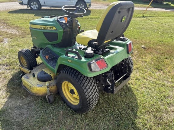 Image of John Deere X734 equipment image 4
