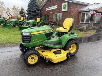 2013 John Deere X738 Equipment Image0