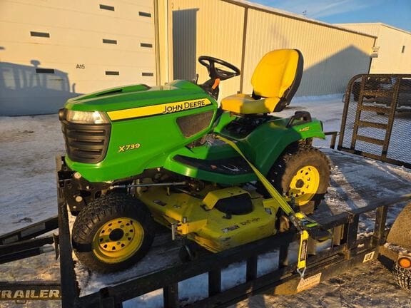 2013 John Deere X739 Equipment Image0
