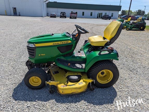 Image of John Deere X750 equipment image 3