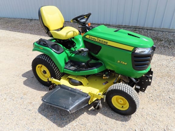 2013 John Deere X754 Equipment Image0