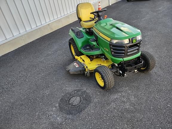 Image of John Deere X758 equipment image 2