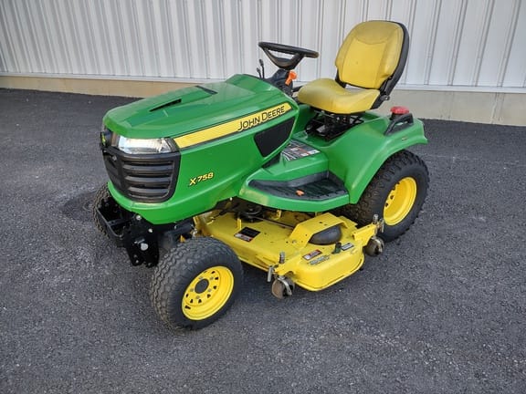 2013 John Deere X758 Equipment Image0