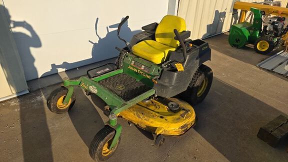 2013 John Deere Z445 Equipment Image0