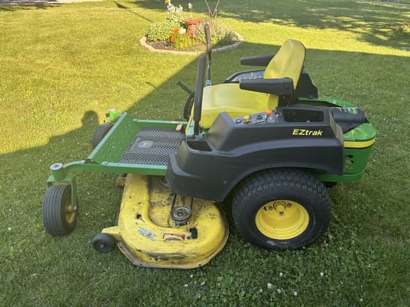 Image of John Deere Z445 equipment image 3
