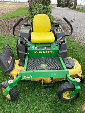 Image of John Deere Z445 Primary image
