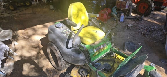 2013 John Deere Z645 Equipment Image0