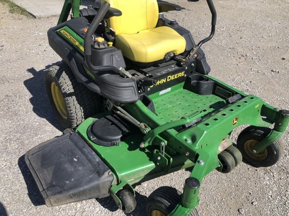 Image of John Deere Z925M equipment image 1