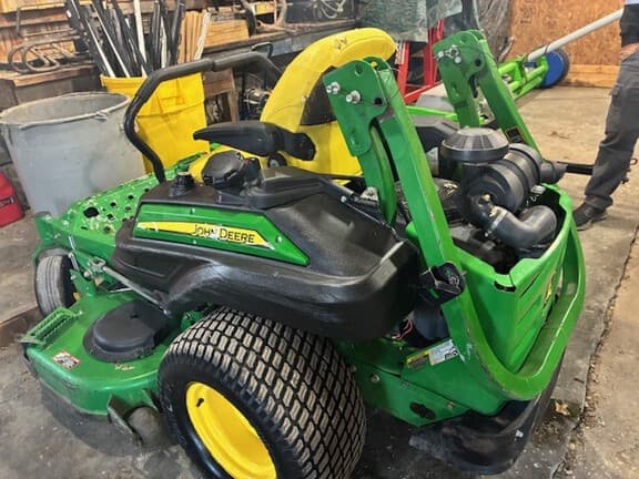 Image of John Deere Z930M equipment image 2