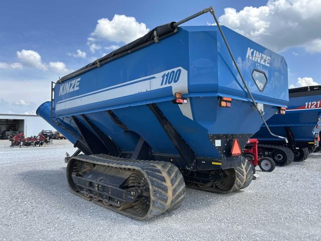 Image of Kinze 1100 equipment image 4