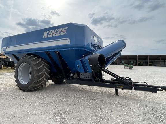Image of Kinze 1100 equipment image 1