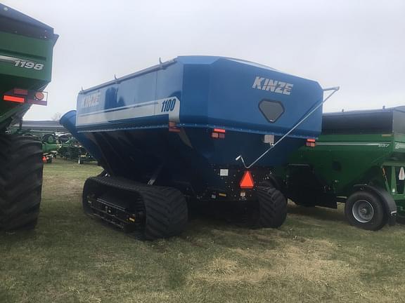 Image of Kinze 1100 equipment image 2