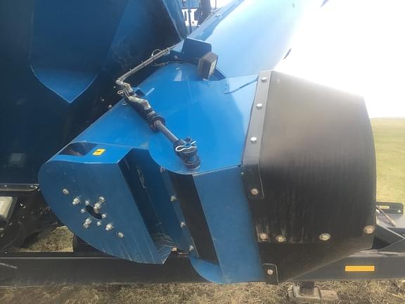 Image of Kinze 1100 equipment image 4