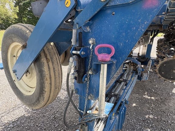Image of Kinze 3600 equipment image 3