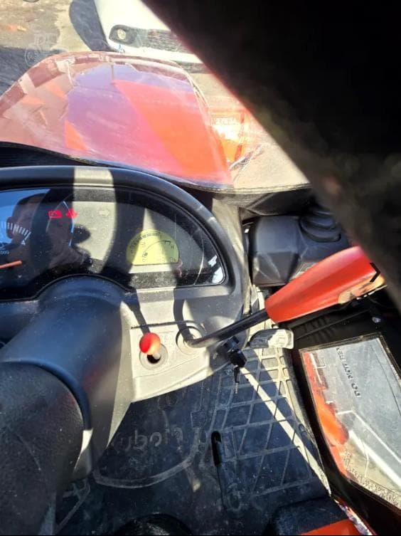 Image of Kubota BX2370 equipment image 3