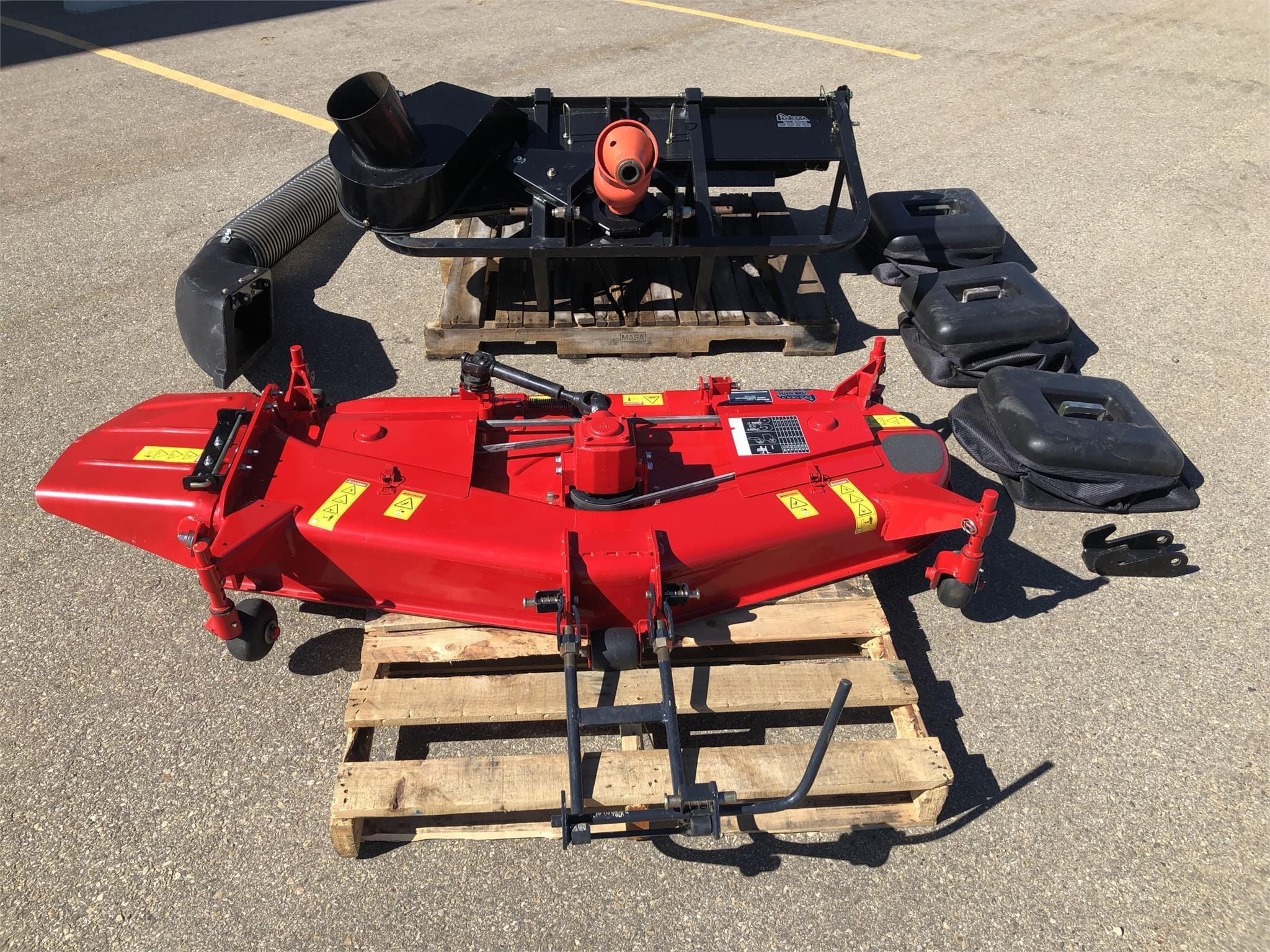 2013 Massey Ferguson 2325 Equipment Image0