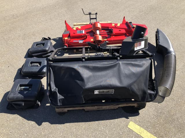 Image of Massey Ferguson 2325 equipment image 4