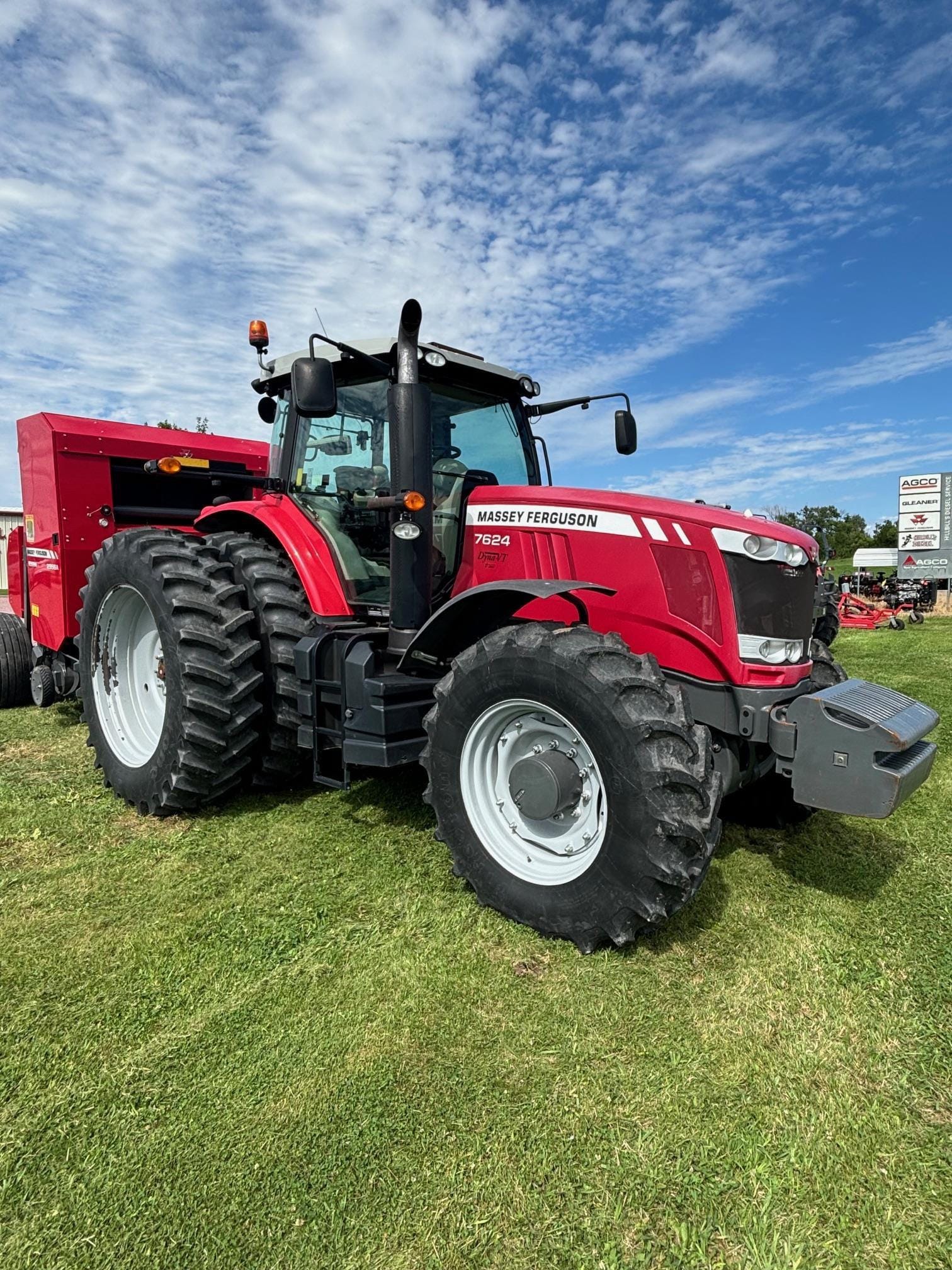 2013 Massey Ferguson 7624 Equipment Image0