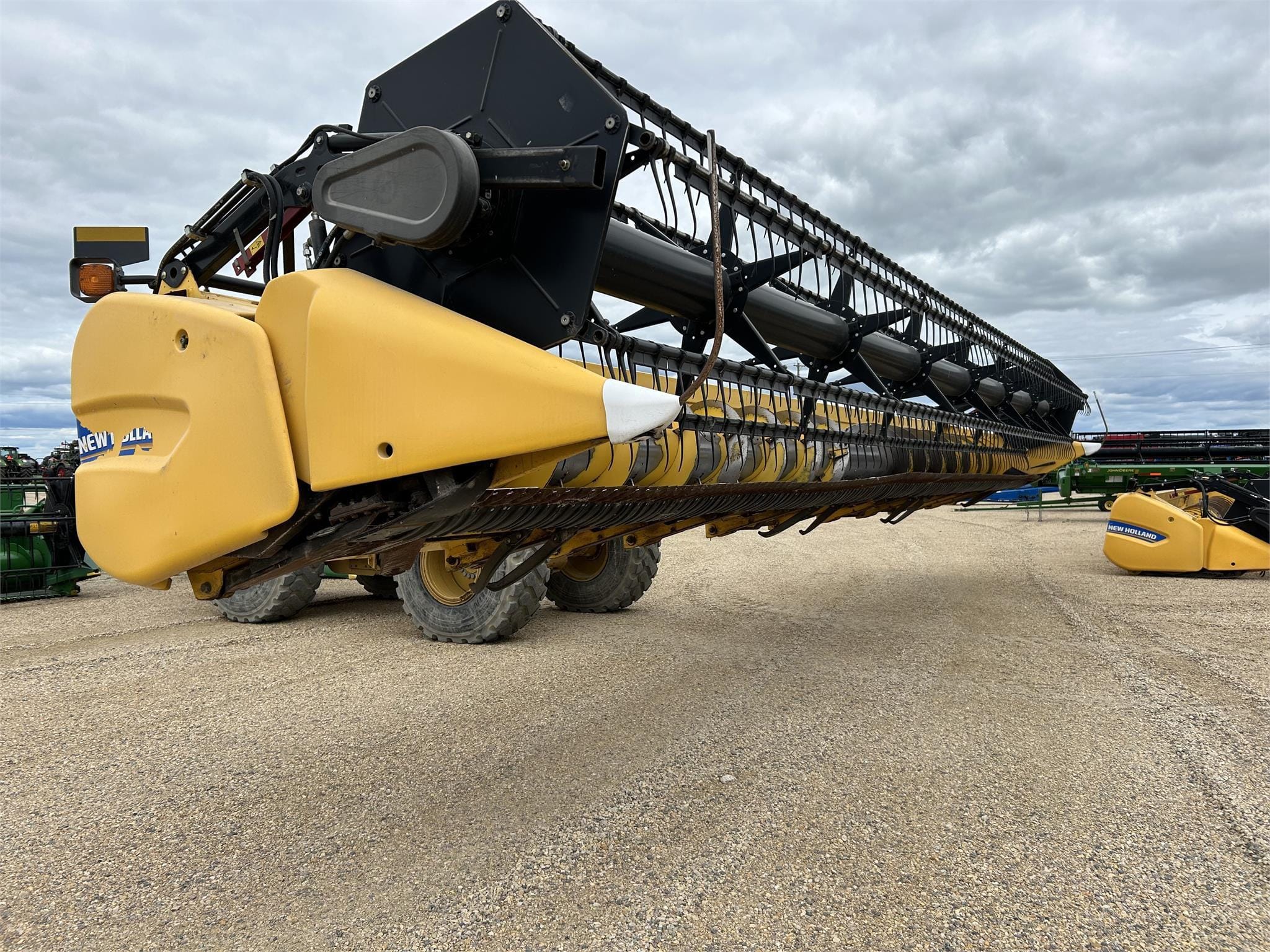 2013 New Holland 740CF Equipment Image0