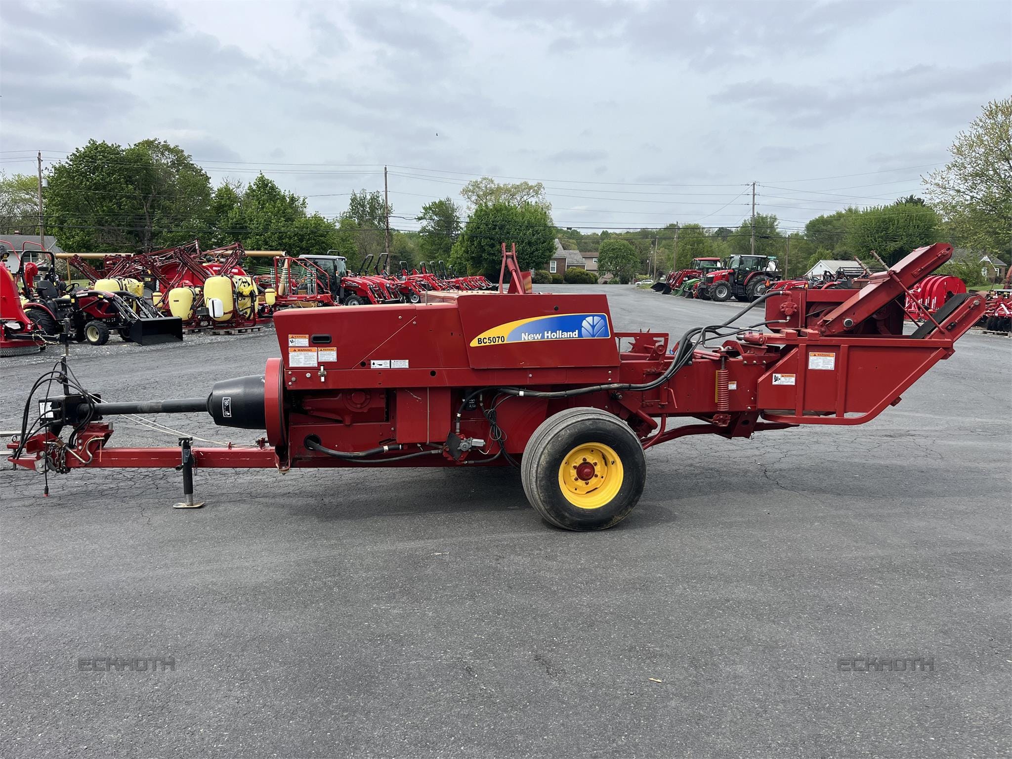 2013 New Holland BC5070 Equipment Image0