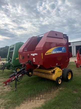 2013 New Holland BR7070 Equipment Image0