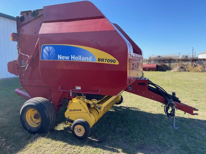 2013 New Holland BR7090 Equipment Image0