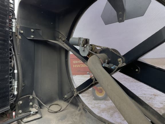 Image of New Holland H8040 equipment image 4