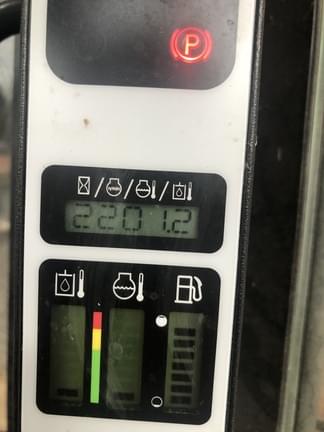 Image of New Holland L216 equipment image 3