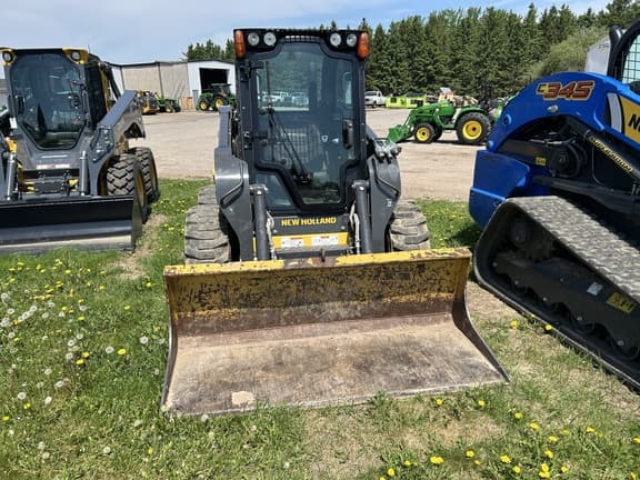 Image of New Holland L220 equipment image 1