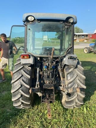 Image of New Holland T4040F equipment image 2