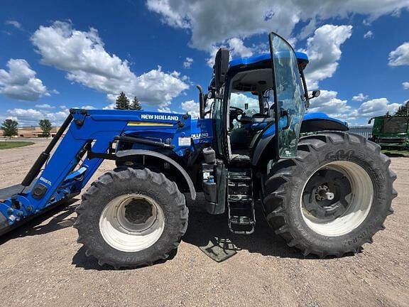 Image of New Holland T7.235 equipment image 4