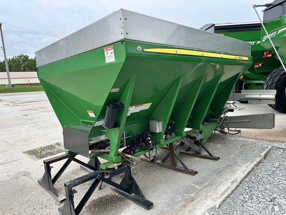 2013 New Leader L3220 Equipment Image0