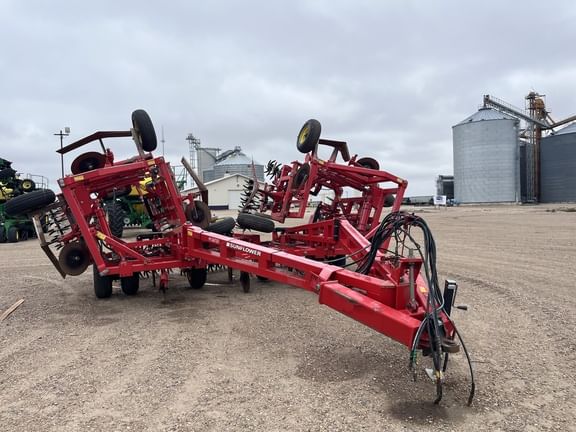 2013 Sunflower 3692-45 Equipment Image0
