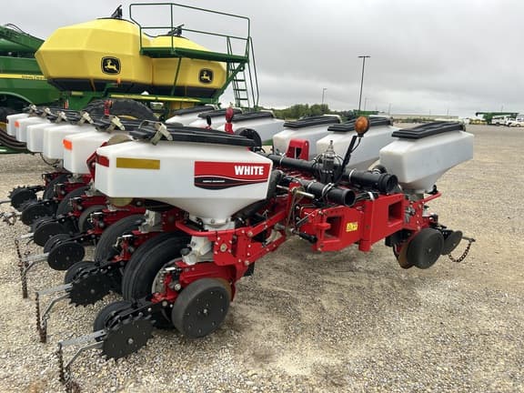 Image of White 8200 equipment image 4