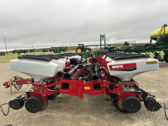 Image of White 8200 equipment image 1