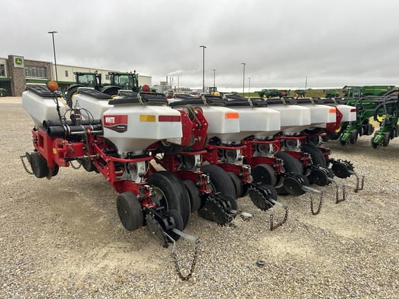 Image of White 8200 equipment image 2