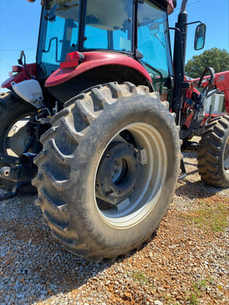 Image of Case IH Farmall 125A equipment image 4