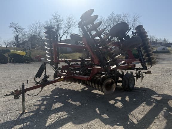 Image of Case IH 330 equipment image 4