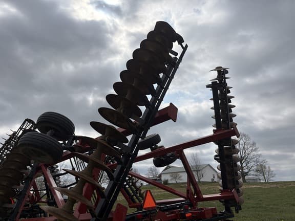 Image of Case IH 370 equipment image 2