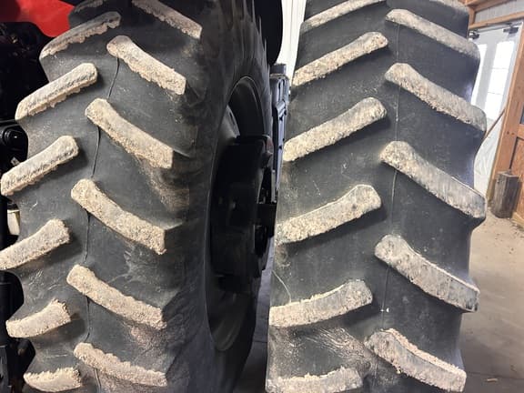 Image of Case IH Magnum 210 equipment image 4