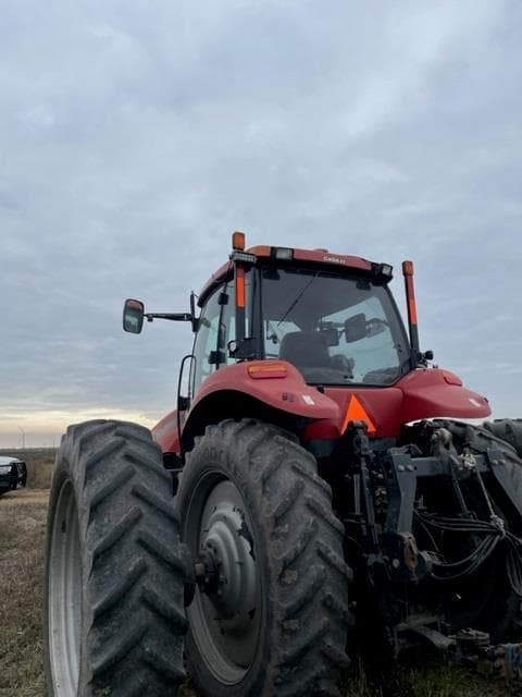 Image of Case IH Magnum 235 equipment image 2